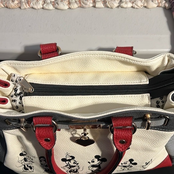 Disney 2013 “Love Story” Handbag - Picture 8 of 11